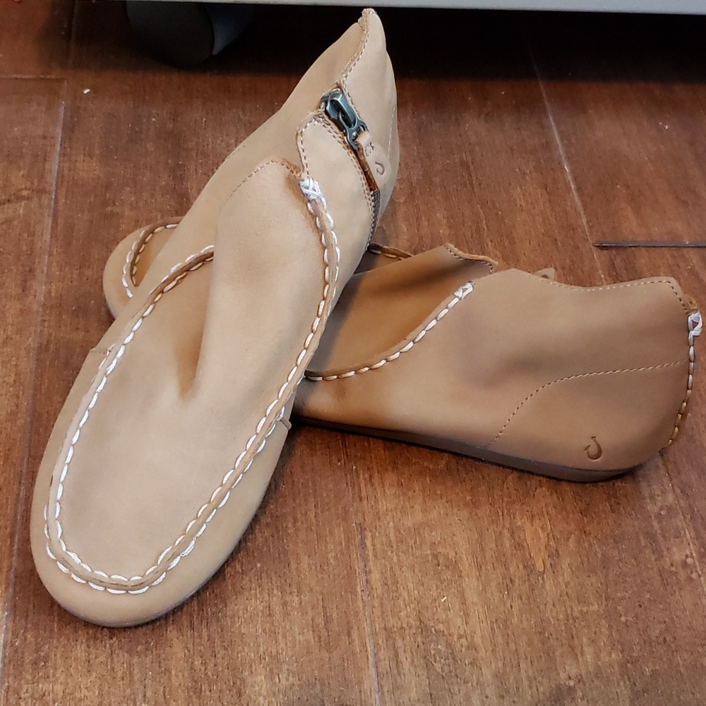 Olukai leather booties - new